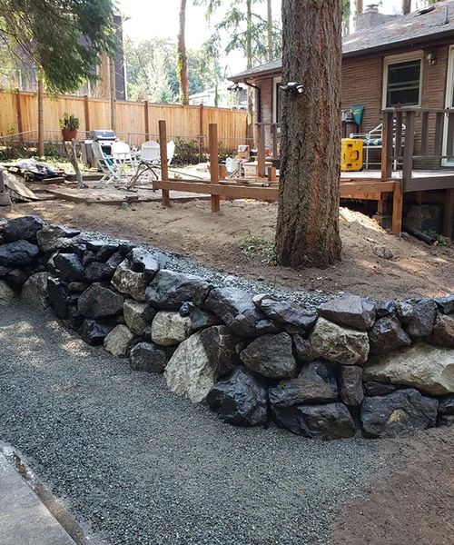 Rock walls landscaping In Des Moines